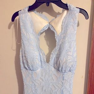 I’m selling a gorgeous bodycon lace formal dress perfect for any formal event.